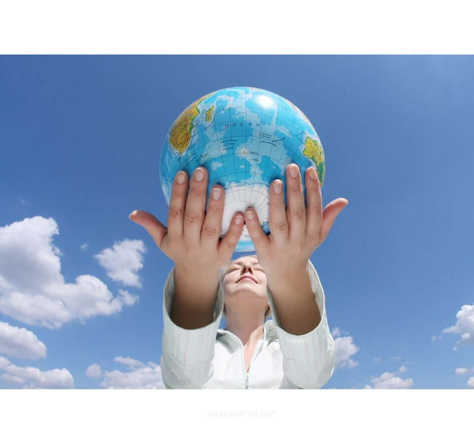 https://astrologyaseminyildiz.com/wp-content/uploads/2025/08/Mutlu-Twitter-Gonderisi-11-960x900.jpg